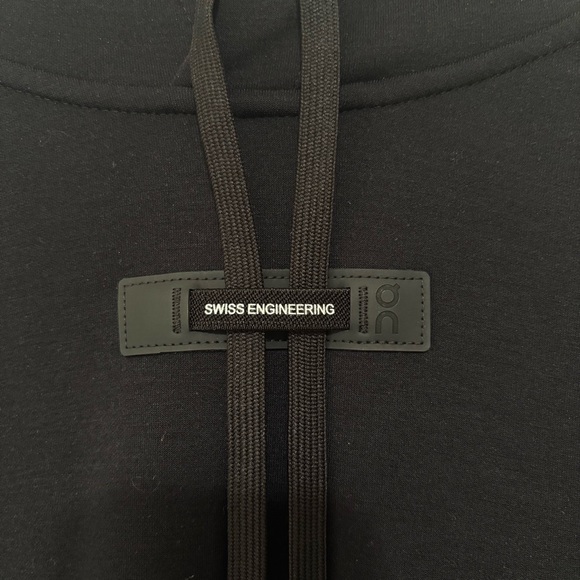 On Cloud Running Hoodie in Black - Picture 7 of 14